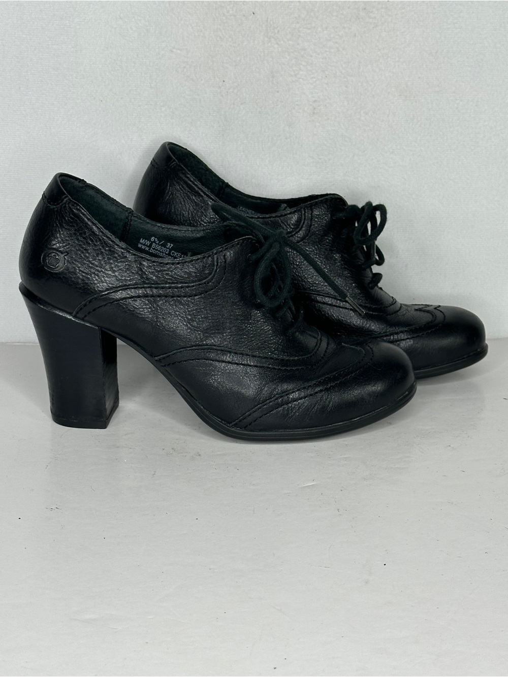Born Black Lace-Up Leather Oxfords Block Heel Brogue Witchy Sz 6.5